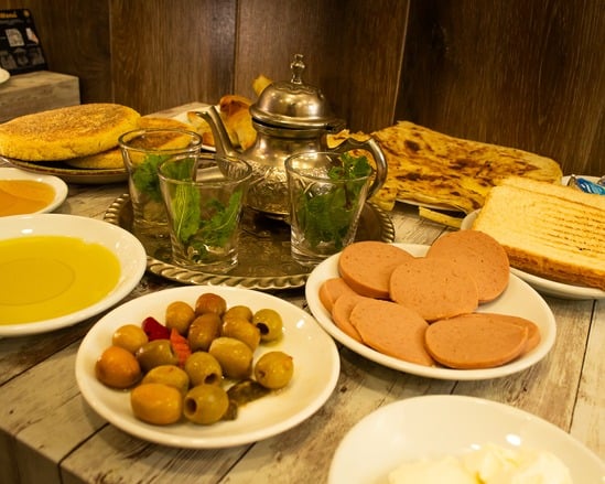 Ambiente del Desayuno Marroquí